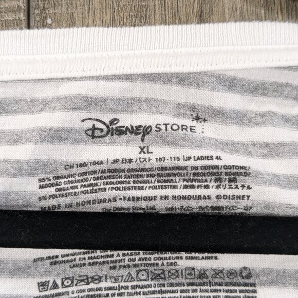 Disney Store T Shirt Top Womens XL Cruella Deville Graphic Short Sleeve V Neck - Picture 4 of 8
